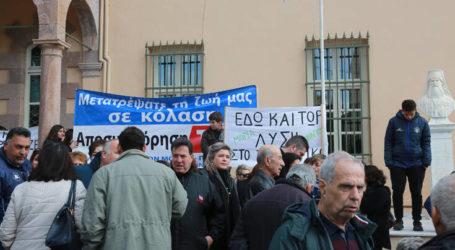 Προσφυγικό: Η… μουτζουριάδα, το «ναι» του ΕΔΑΔ στα κλειστά κέντρα και το ισπανικό ζήτημα