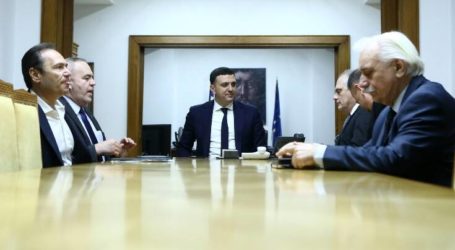 Φαρμακοβιομήχανοι σε Κικίλια στη σύσκεψη για τον κορονοϊό: Υπάρχουν αρκετά φάρμακα