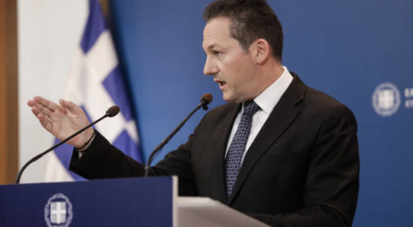 Πέτσας για επίταξη στα νησιά: Δεν δημεύονται οι περιουσίες, οι ιδιοκτήτες θα λαμβάνουν ενοίκιο