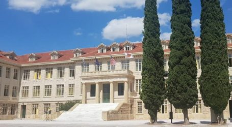 Κορονοϊός: Κλείνει προληπτικά το Κολλέγιο Αθηνών, όπου φοιτούν τα παιδιά της 40χρονης