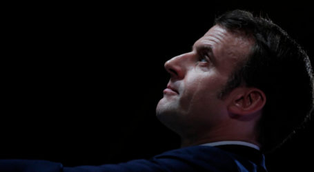 Μαύρα σύννεφα για τον Μακρόν: 14 βουλευτές έφυγαν από το κόμμα του, κατρακυλάει σε δημοτικότητα