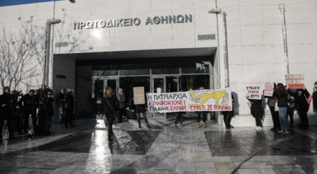 Δίκη Τοπαλούδη: Εκνευρίστηκε με τον κατηγορούμενο η εισαγγελέας – «Τολμάτε και γελάτε; Είστε προκλητικός»