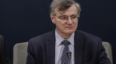 Πρόβλεψη Τσιόδρα: Ο κορονοϊός θα υποχωρεί όσο ζεσταίνει ο καιρός