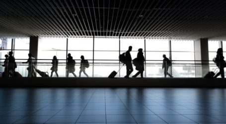 Κομισιόν: Με μάσκα οι επιβάτες σε αεροδρόμια και αεροπλάνα -Οχι υποχρεωτικά κενές οι μεσαίες θέσεις