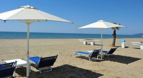 Politico: Σε εφαρμογή το plan B για να σωθεί ο τουρισμός στην ΕΕ – Τι σκέφτεται να κάνει η Ελλάδα