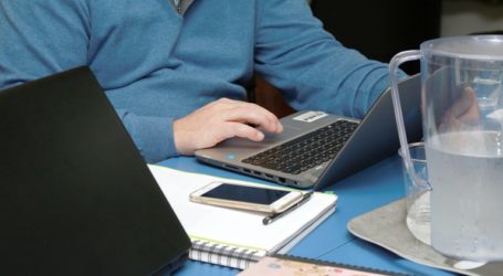 KPMG: Θετικοί στην εξ αποστάσεως εργασία τo 88% των Ελλήνων εργαζομένων από το σπίτι