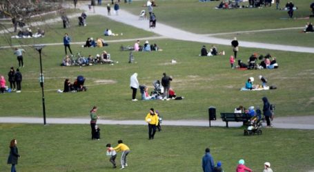 Η Σουηδία λέει ότι το πείραμα με την ανοσία της αγέλης πέτυχε, όμως οι αριθμοί άλλα δείχνουν