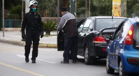 Απίστευτες δικαιολογίες για άσκοπες μετακινήσεις: Με φακό στο κεφάλι… κυνηγούσε τον κορωνοϊό