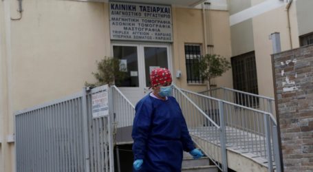 Κορωνοϊός: Ανησυχία μετά τις «εκρήξεις» κρουσμάτων σε δομές υγείας και προσφύγων – Τι φοβούνται οι ειδικοί