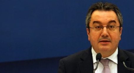 Μόσιαλος: Πολύ διστακτικός στο άνοιγμα των σχολείων – Τα μέτρα είναι για 10 με 12 εβδομάδες