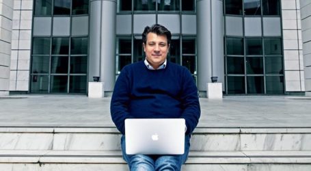 Καθηγητής Δερμιτζάκης: Αν δεν έχουμε δεύτερο κύμα κορονοϊού, τον Ιούλιο θα πάμε στη θάλασσα