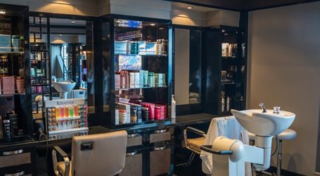 Δημοσκόπηση: Στο κομμωτήριο θα πάνε πρώτα οι Έλληνες μετά την κρίση του κορωνοϊού