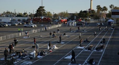 Κορονοϊός: Εικόνες ντροπής στο Λας Βέγκας – Βάζουν άστεγους σε θέσεις πάρκινγκ