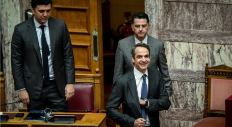 Βουλή live -Μητσοτάκης: «Η πανδημία κοστίζει μας κάνει όμως και πιο δυνατούς»