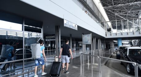 Αεροπορικά ταξίδια εν μέσω κορωνοϊού: Λιγότερες πτήσεις, αυστηροί κανόνες – Πώς θα γίνεται η επιβίβαση, τι επιτρέπεται στο αεροπλάνο