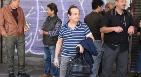 Σπύρος Μπιμπίλας: “Νευρίασα με τους ηθοποιούς που έβγαιναν από πλουσιόσπιτα και έλεγαν τι ωραία πέρασαν με τον κορονοϊό”