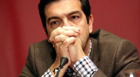 Βγήκαν τα μαχαίρια στον ΣΥΡΙΖΑ: Νεοαυριανιστές εναντίον “ιδεολόγων” και ο Τσίπρας σε ρόλο πυροσβέστη