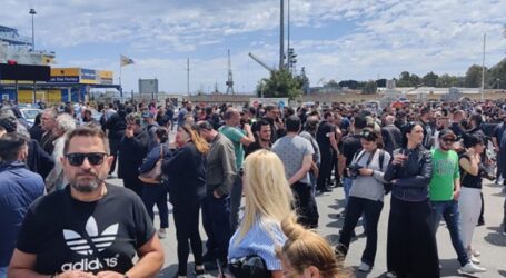 Στην Σούδα αψήφησαν τους κανονισμούς και βγήκαν ανενόχλητοι να διαμαρτυρηθούν κατά των μεταναστών