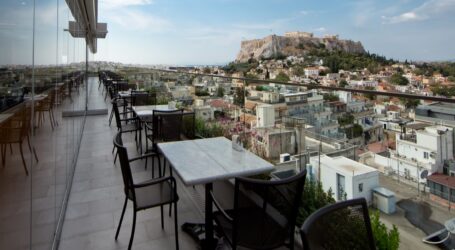 Τα νησιά προκρίνουν ξενοδοχεία καραντίνας – Πότε θα ξεκινήσουν τα ταξίδια