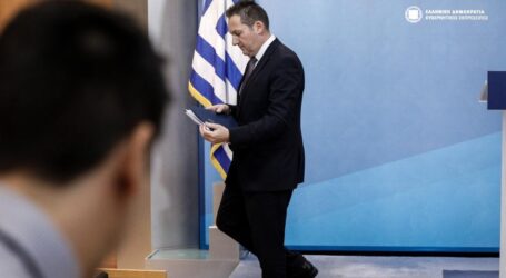 Πέτσας: Η κυβέρνηση αναλαμβάνει πρωτοβουλία για να αποζημιωθεί το Δημόσιο από τη Novartis