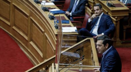 Τσίπρας για οικονομία: Από Σεπτέμβρη θα πέσει μαύρο κλάμα σε επιχειρήσεις, εργαζόμενους