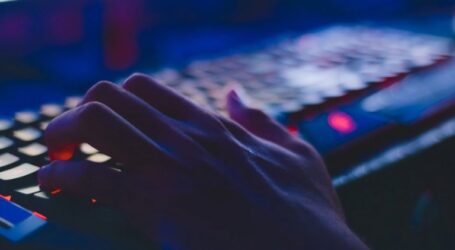 Χάκερ στην Κρήτη άδειασε τον λογαριασμό καθηγήτριας μέσα σε 1,5 ώρα – Πώς έδρασε – VIDEO