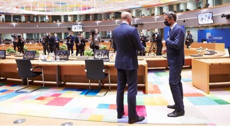 Σύνοδος Κορυφής: Εμμένει στις θέσεις της η Ελλάδα – Σκληρές κόντρες και “απειλές” για βέτο