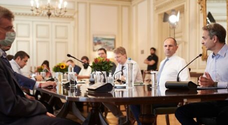 Τρία νέα έκτακτα μέτρα για τον κορονοϊό – Μόνο με αρνητικό τεστ θα μπαίνουν οι τουρίστες από τον Προμαχώνα