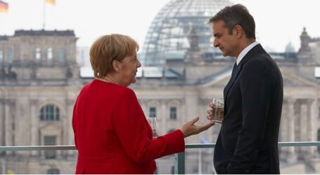 Παρέμβαση Μέρκελ στα ελληνοτουρκικά: Τηλεφωνική επικοινωνία με Μητσοτάκη και Ερντογάν