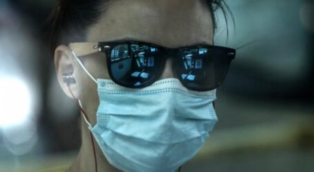 Κορονοϊός: Ανησυχούν Μαξίμου και επιστήμονες: «Γενικευμένη χρήση μάσκας σε χώρους συγχρωτισμού και συνωστισμού