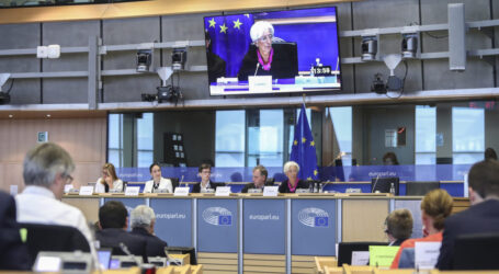 Οι Ελληνικές τράπεζες αποκτούν ρευστότητα 38 δισ €. Δυστυχώς δεν μπορούν να δανείσουν αντίστοιχα..