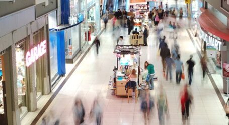 Κορονοϊός: Καταργείται το όριο των 6 ατόμων ανά τραπέζι και η μάσκα στα εμπορικά