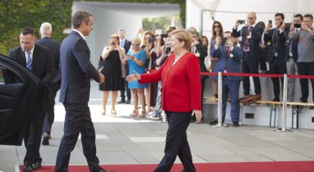 Ταμείο Ανάκαμψης: Η ώρα της αλήθειας για τους 27 – Κρίσιμη Σύνοδος Κορυφής – Οι επιδιώξεις Μητσοτάκη και τα τέσσερα σενάρια