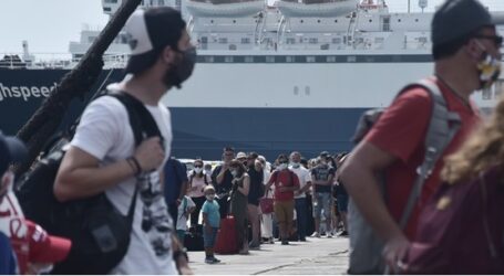 Κορονοϊός: Σε λεπτό σχοινί η χώρα με 735 κρούσματα σε μόλις μία εβδομάδα – Απειλεί τους νέους ο ιός