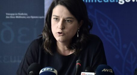 Κορονοϊός και σχολεία – Κεραμέως: Θα συζητήσουμε από ποια τάξη θα φορούν μάσκες