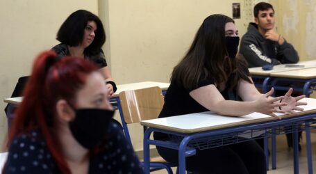 Άνοιγμα σχολείων – Κεραμέως: Εκπαιδευτικοί και μαθητές θα πληρώνουν το κόστος της μάσκας – Τι θα γίνει με τις απουσίες