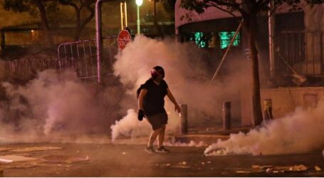 Βηρυτός: Οργή πολιτών κατά της κυβέρνησης – Σφοδρές συγκρούσεις διαδηλωτών με την αστυνομία