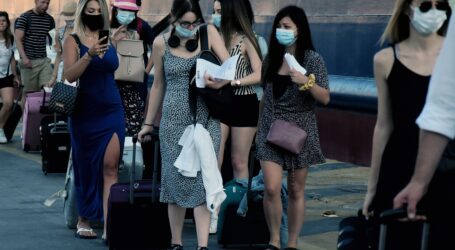 Κορωνοϊός: Τρόμος με την αύξηση των κρουσμάτων – Έρχεται μοντέλο Πόρου και στην Αθήνα – Επιφυλακή ενόψει της επιστροφής των εκδρομέων
