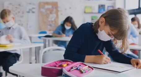 Κορονοϊός σχολείο: Ποιες μάσκες πρέπει να φοράνε τα παιδιά