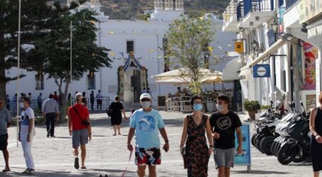Κορονοϊός Πάρος: Οι επαγγελματίες του νησιού έκαναν μήνυση για «απόκρυψη κρουσμάτων»