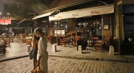 Θεσσαλονίκη: Έκλεισε η πόλη τα μεσάνυχτα λόγω lockdown – Φόβοι μην γεμίσουν ο πλατείες
