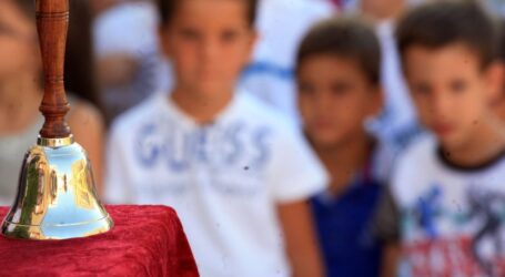 Σχολεία: Φόβος για τους αρνητές της μάσκας στις τάξεις – Τι απαντά το υπουργείο Παιδείας
