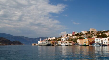 Έντονη κινητικότητα γύρω από το Καστελόριζο – Σε ετοιμότητα οι ένοπλες δυνάμεις