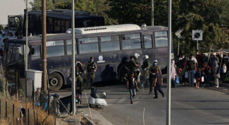 Λέσβος: Σε εξέλιξη επιχείρηση της αστυνομίας για τη μεταφορά προσφύγων στο Καρά Τεπέ