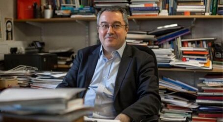 Κορονοϊός – Μόσιαλος: Πώς θα πετύχουμε την ανοσία της αγέλης στην Ελλάδα