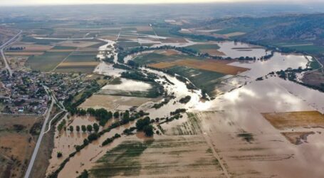Οξυά Καρδίτσας: Μεγάλη επιχείρηση με ελικόπτερα – Απεγκλωβισμοί και εφοδιασμός με τρόφιμα – Επιτόπου ο Χαρδαλιάς