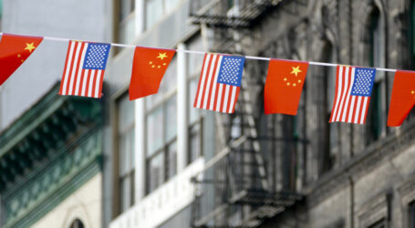 Οι αμερικανικές εταιρείες συνεχίζουν τις δουλειές στην Κίνα