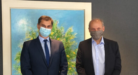 Συνάντηση Θεοχάρη – TUI: Αισιοδοξία για την τουριστική ζήτηση το 2021