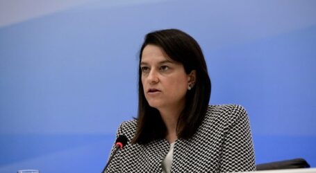 Άνοιγμα σχολείων στις 14 Σεπτεμβρίου: LIVE οι ανακοινώσεις της Νίκης Κεραμέως