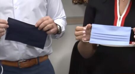 Κορονοϊός: Αυτές είναι οι μάσκες που θα μοιραστούν στα σχολεία (vid)